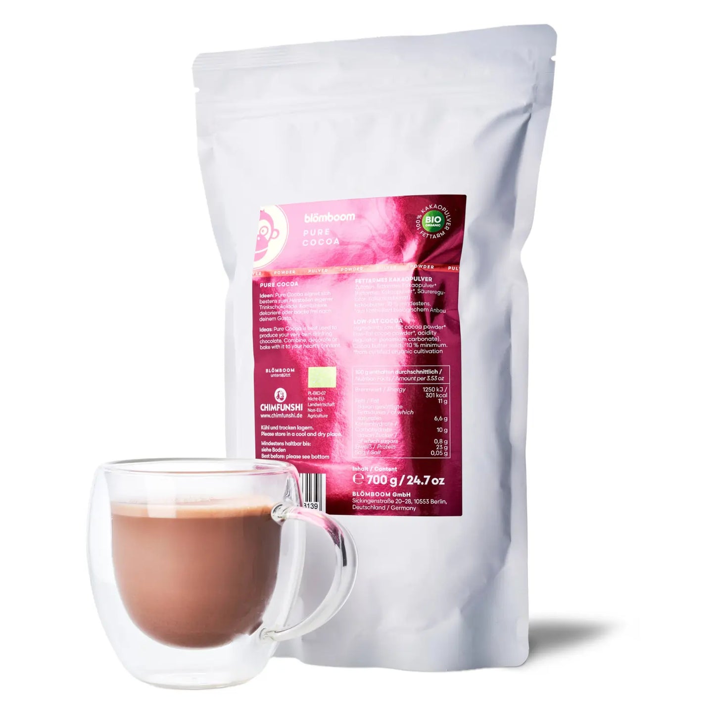 Ekologiczne kakao Blömboom Pure Cocoa 700g – opakowanie z filiżanką gorącego napoju czekoladowego