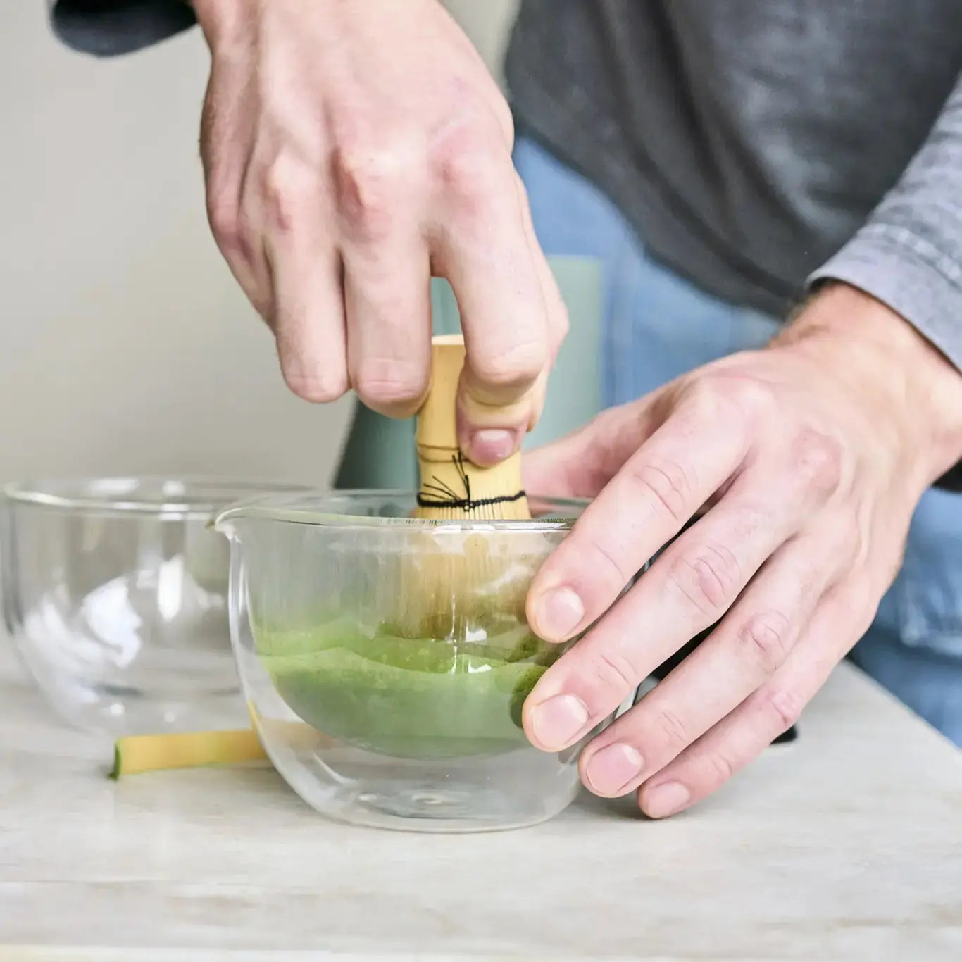 Czarka ceremonialna z dzióbkiem do parzenia matchy