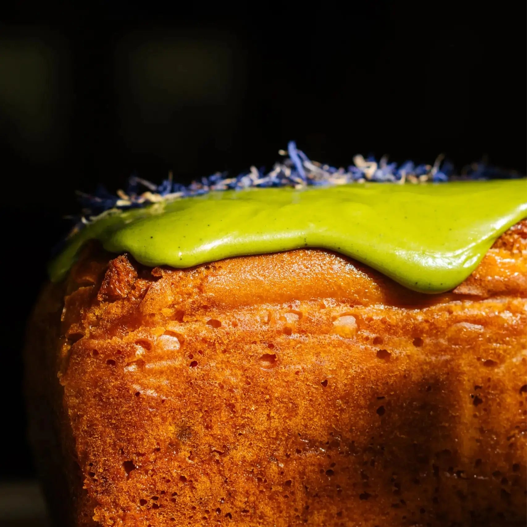 Ciasto z kremem na bazie matchy kulinarnej Moya – intensywny kolor i smak, idealny do cukierni i pracowni wypieków