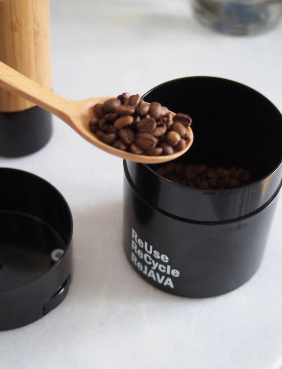 Pojemnik na kawę z dwustronnym wentylem utrzymujący świeżość kawy JAVA