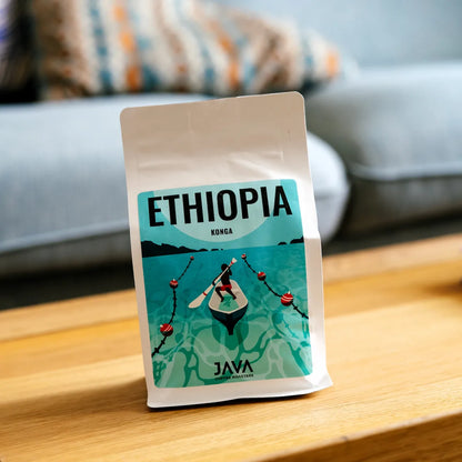 Opakowanie etiopskiej kawy specialty Ethiopia Konga od JAVA Coffee Roasters, przeznaczonej do przelewowych metod parzenia.