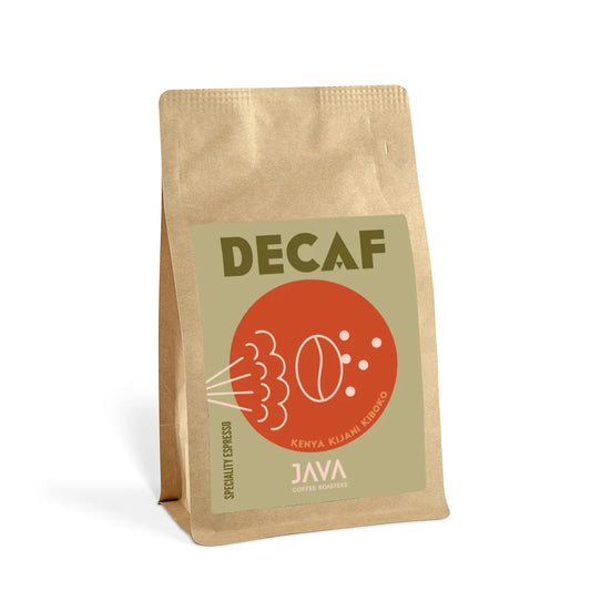 Kawa bezkofeinowa JAVA Coffee Roasters Kenya Kijani Kiboko – kraftowe opakowanie 250 g z minimalistyczną etykietą w odcieniach czerwieni i oliwki, kawa typu specialty do espresso.