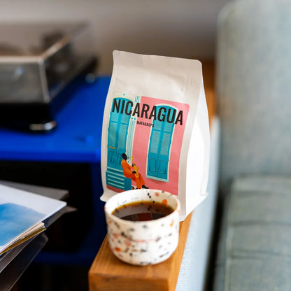 Kawa specialty Nicaragua Matagalpa JAVA Coffee Roasters podana w filiżance