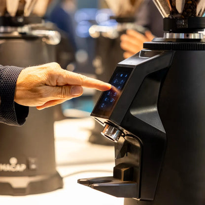 Profesjonalny młynek do kawy z dotykowym panelem sterowania do kawiarni i gastronomii – JAVA Coffee B2B